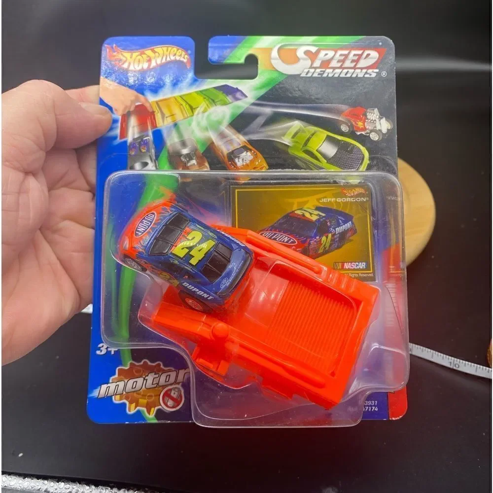 NIOB Hotwheels Speed Demon Jeff Gordon stock car by Mattel 2003